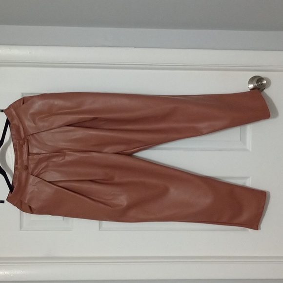 Spring Color Forever 21 Beige Faux Leather Trousers, With Zippper & Pockets New - Picture 5 of 12